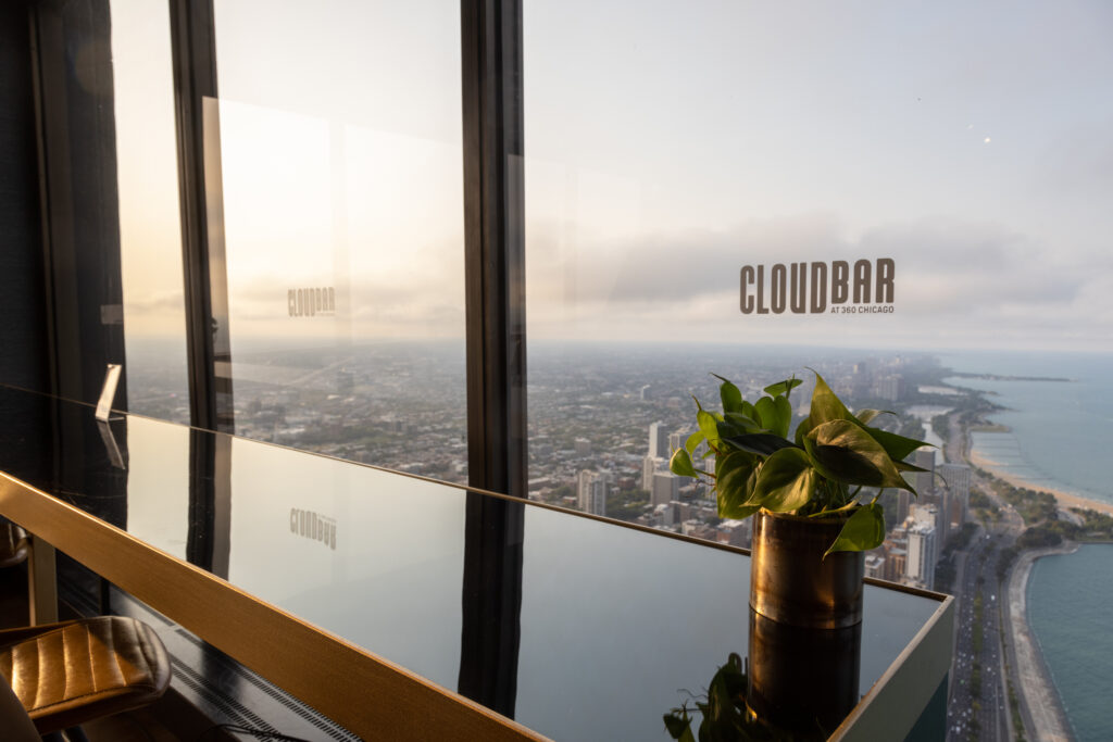 Vista dal CloudBar al 360 Chicago
